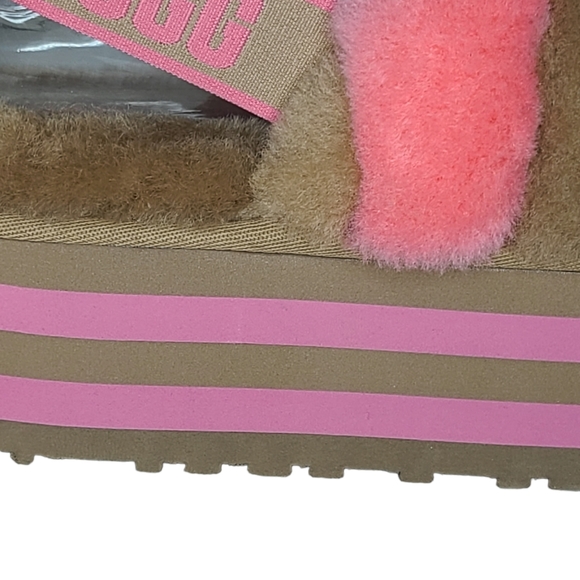 UGG Disco Stripe Platform Slide Slippers 1120875 Size 7 NWOB - Picture 9 of 15